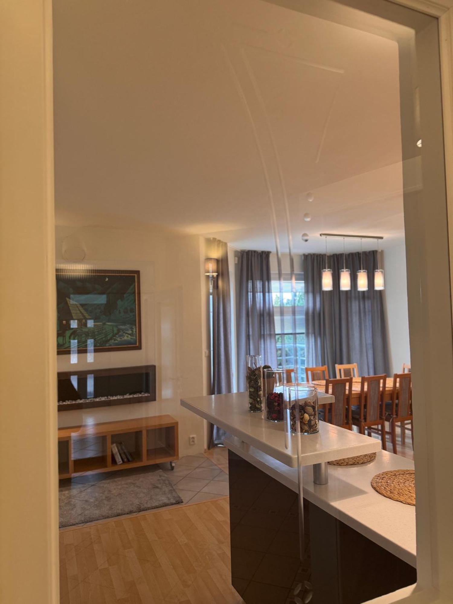 Diamondvilla, 4 Bedroom Apartment, Garden & Spa Прага Экстерьер фото