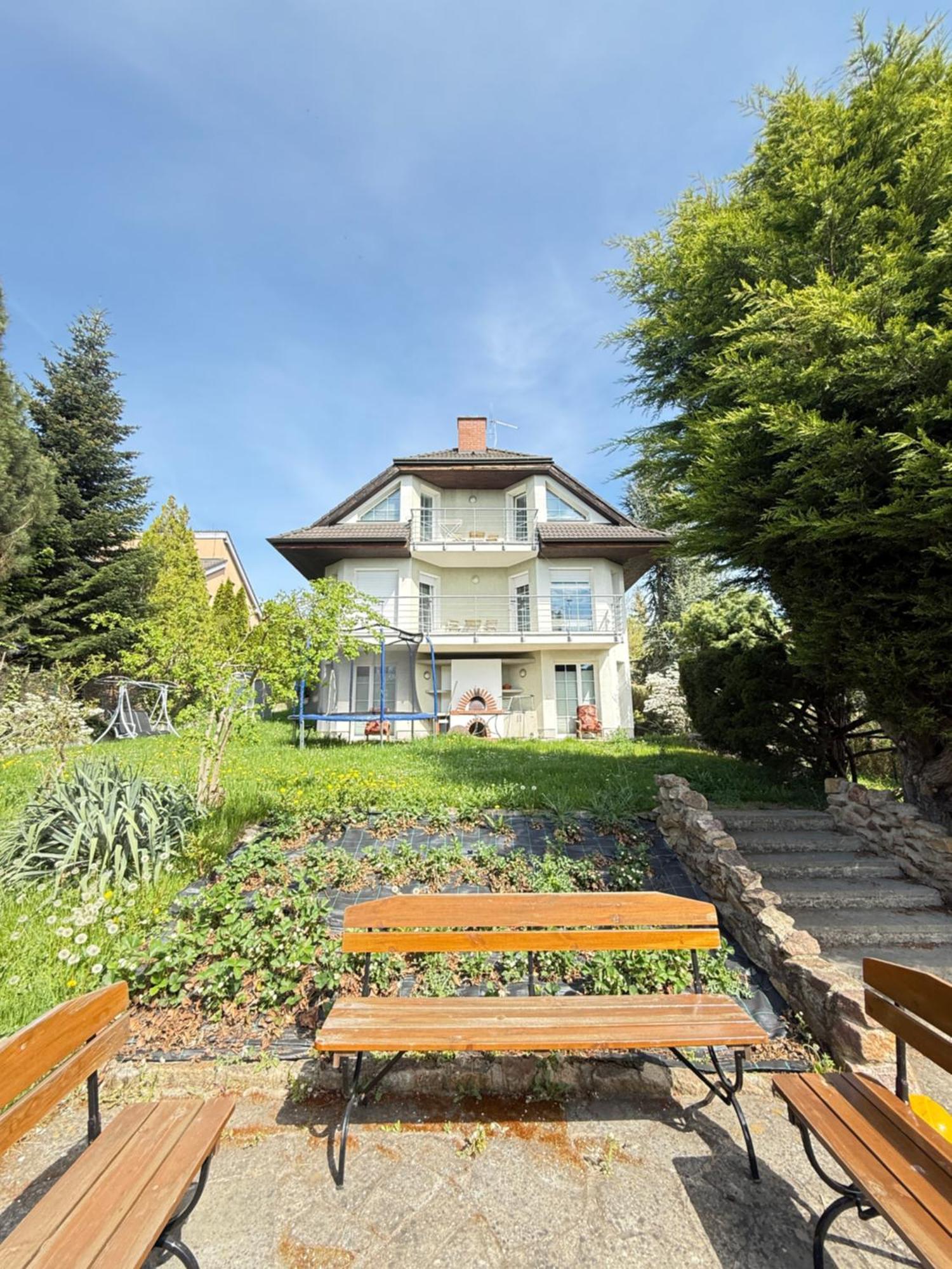 Diamondvilla, 4 Bedroom Apartment, Garden & Spa Прага Экстерьер фото